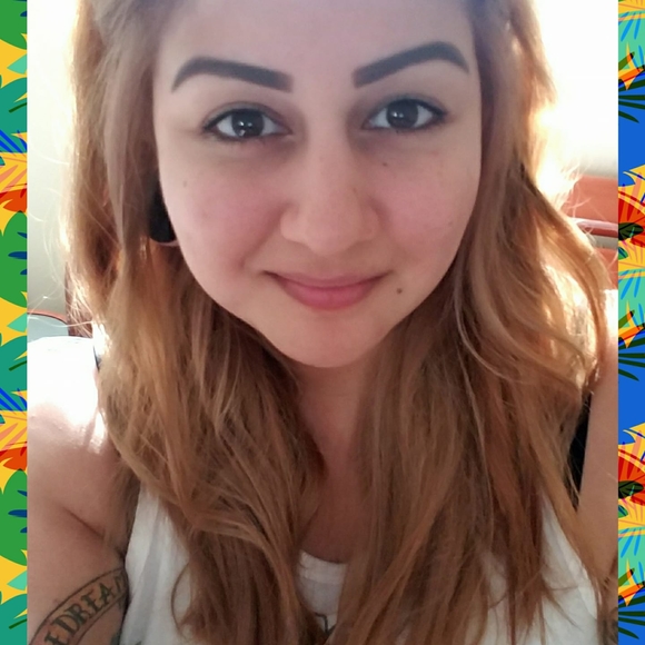 Meet your Posher, Erica! - Picture 2 of 5